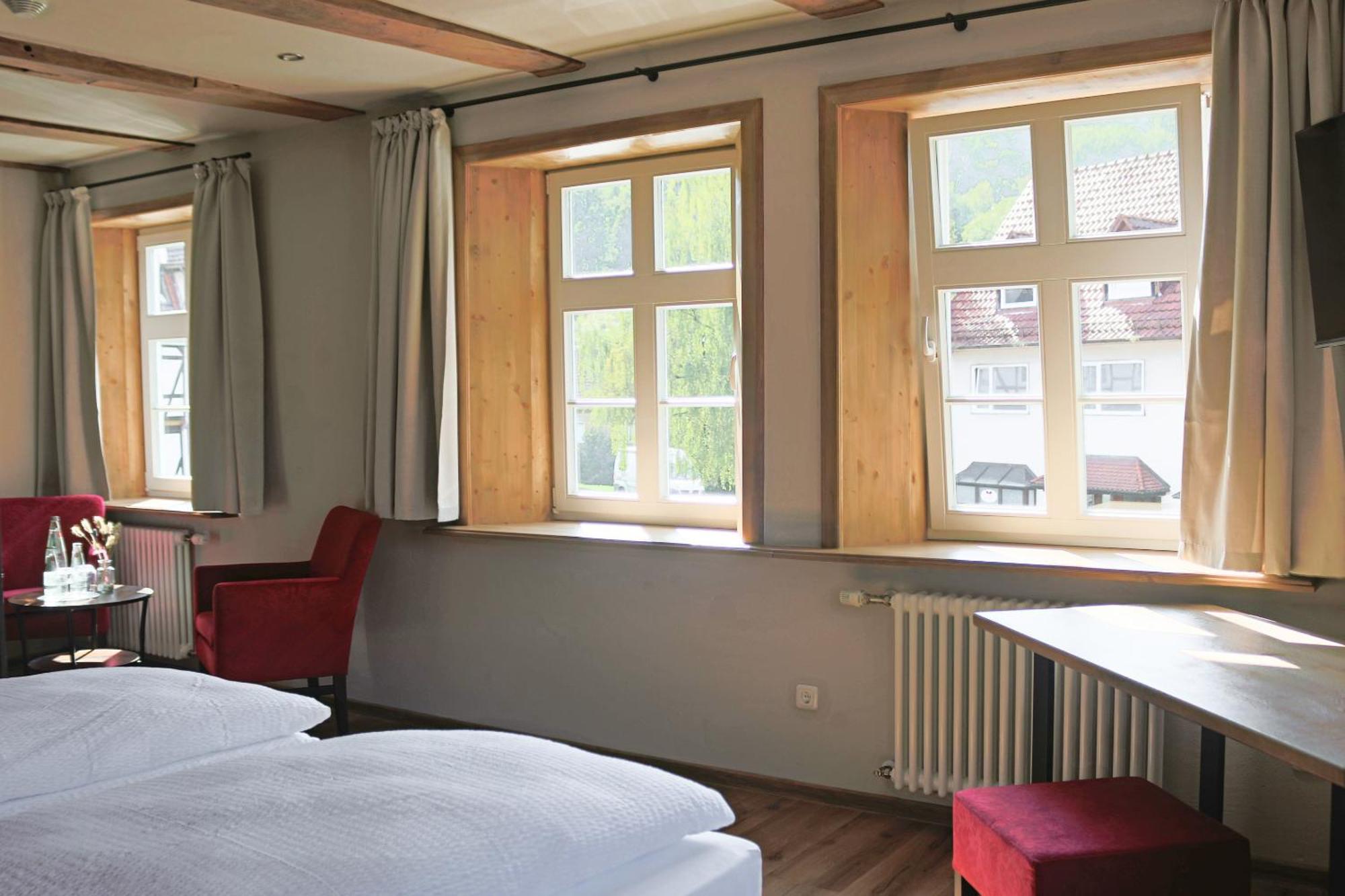 Landgasthof Koenig Von Preussen Helsa ภายนอก รูปภาพ