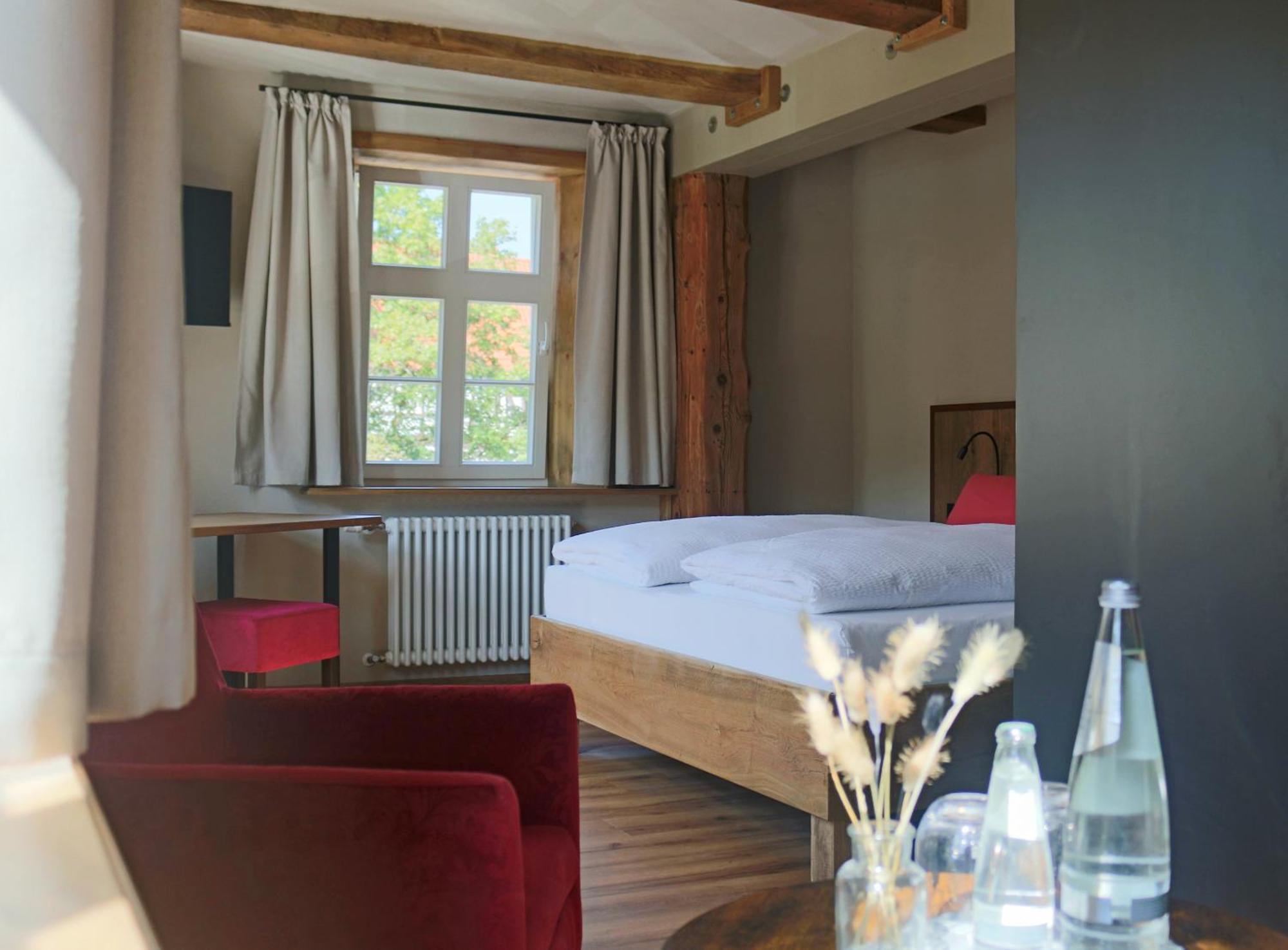 Landgasthof Koenig Von Preussen Helsa ภายนอก รูปภาพ